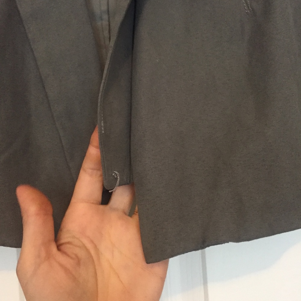 SOLD! Urban Outfitters gray cropped blazer, rarely used - Picture 4 of 8